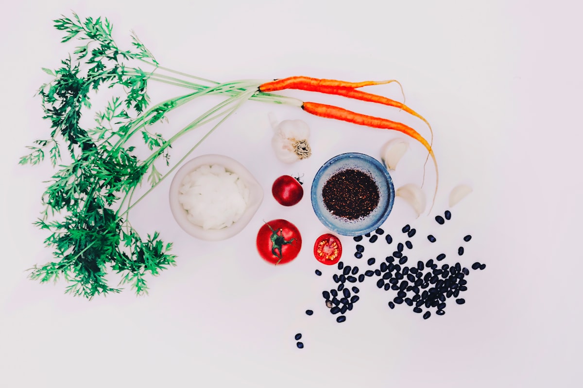 Frische vegane Zutaten und Gemüse